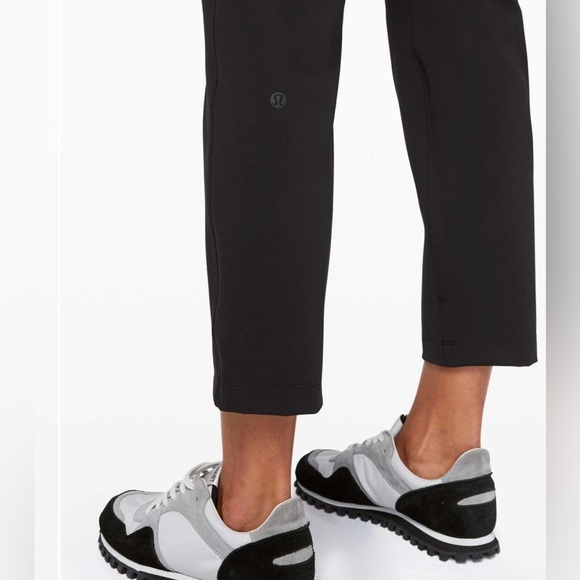 Lululemon On the Fly 7/8 Pant – Black – Size 2 - Picture 5 of 10